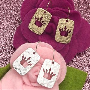 🌼 Crown Cut-out Hammered Gold or Silver Dangle Earrings
